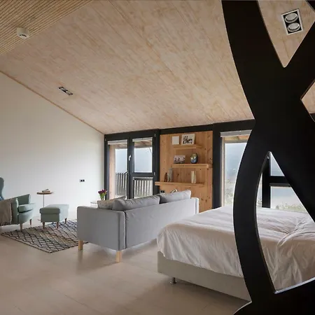 Hemingway Kanala * Canala