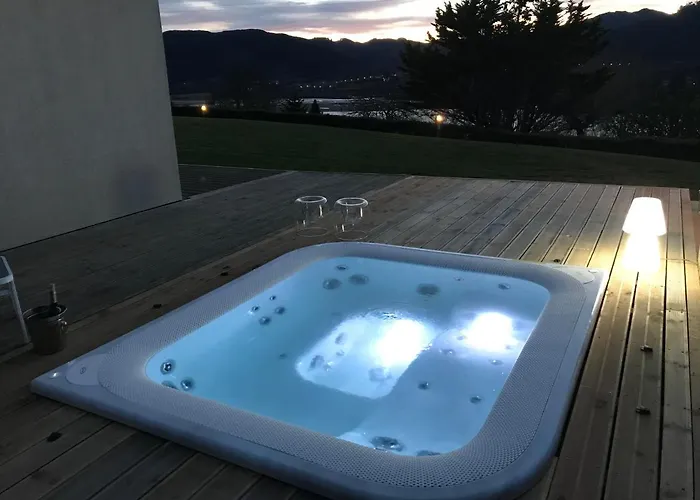 Hemingway Kanala * Canala